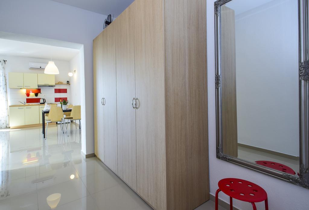 Amadrian Apartments Σίμπενικ Εξωτερικό φωτογραφία
