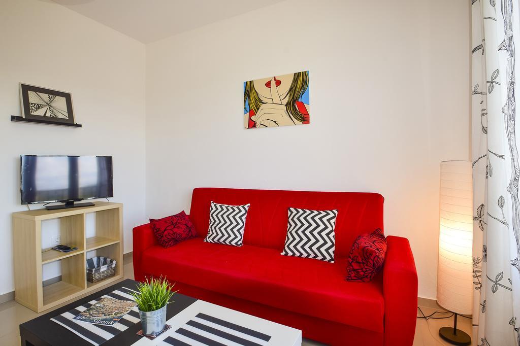 Amadrian Apartments Σίμπενικ Εξωτερικό φωτογραφία