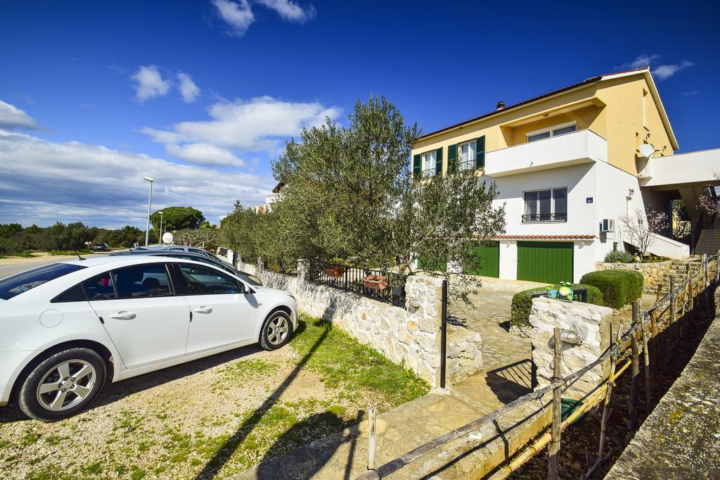 Amadrian Apartments Σίμπενικ Εξωτερικό φωτογραφία