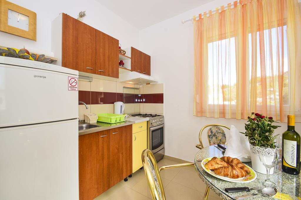 Amadrian Apartments Σίμπενικ Δωμάτιο φωτογραφία
