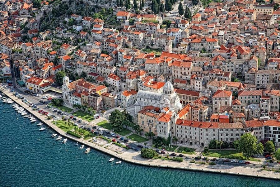 Amadrian Apartments Σίμπενικ Εξωτερικό φωτογραφία